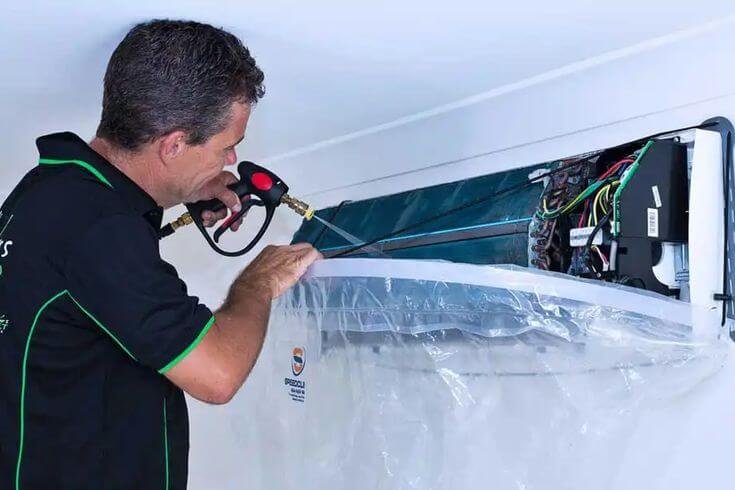 Cleaning split air conditioners